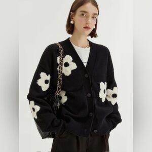 NWOT Commense Black and White Floral Cardigan